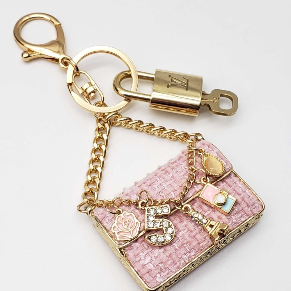 Louis Vuitton Gold Lock 🔒 Authentic LV Key + Unbranded Tweed Bag Charm - Picture 5 of 9